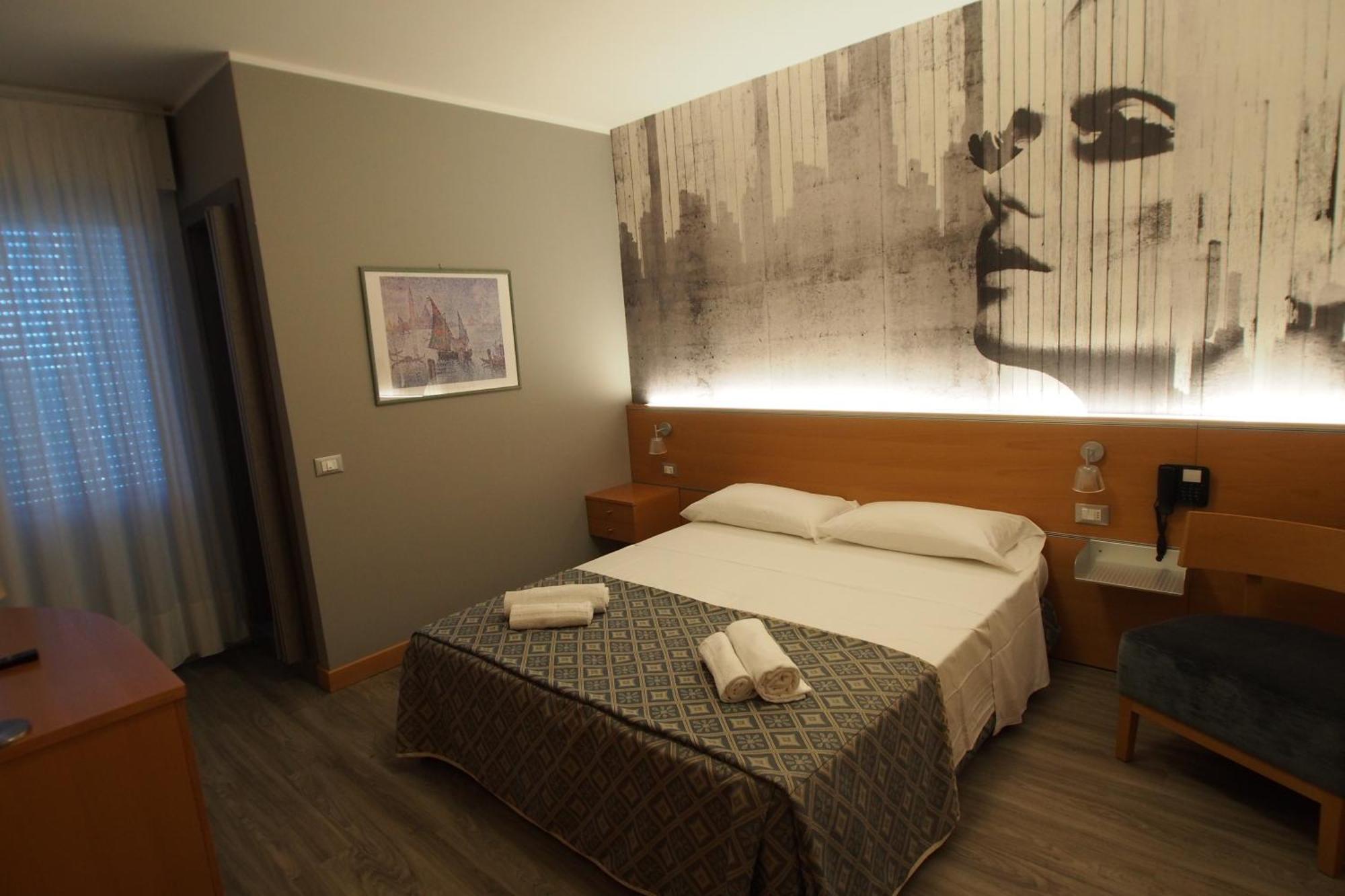 Hotel Bella Venezia Mare Lignano Sabbiadoro Exterior photo