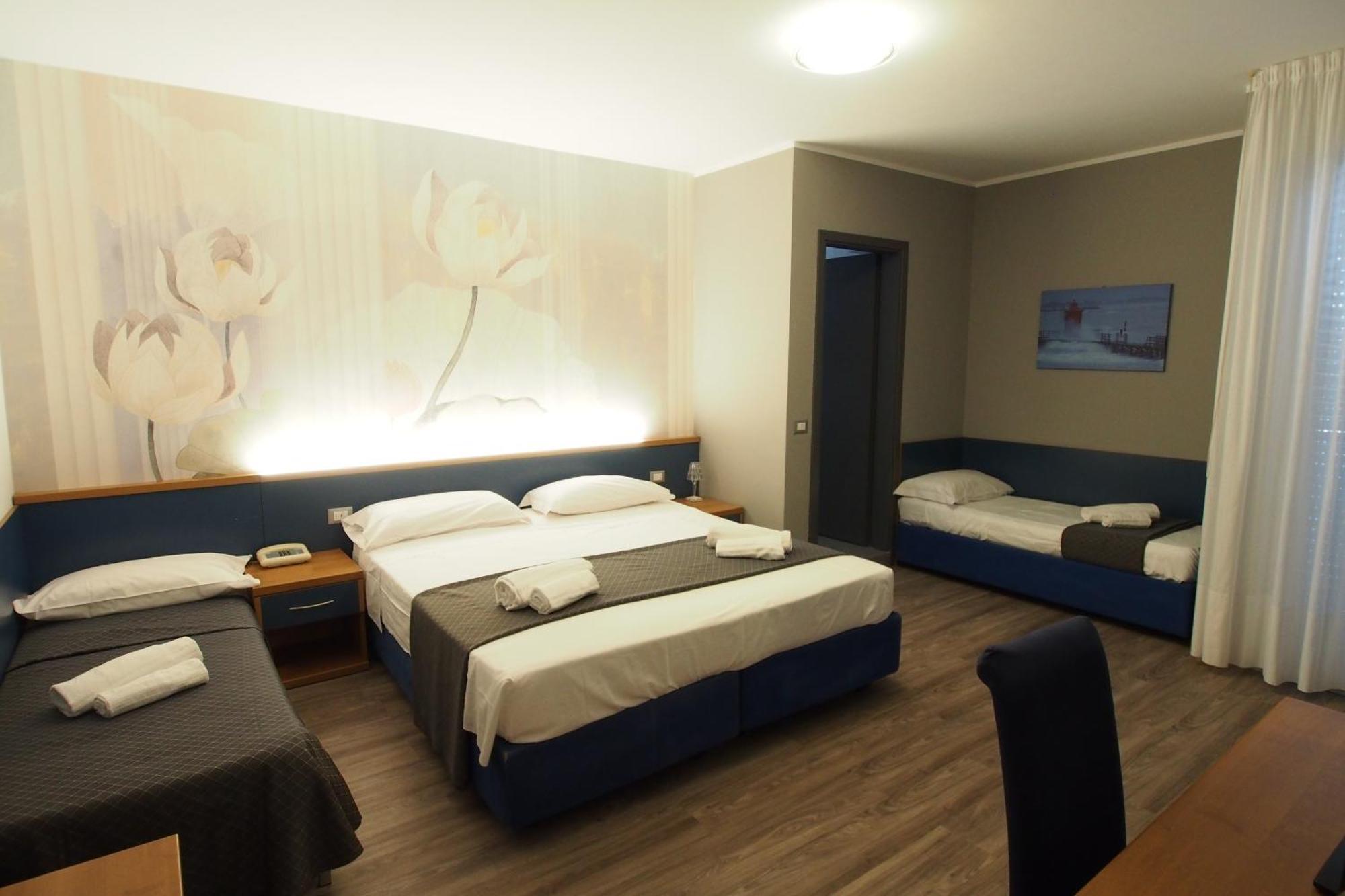 Hotel Bella Venezia Mare Lignano Sabbiadoro Exterior photo